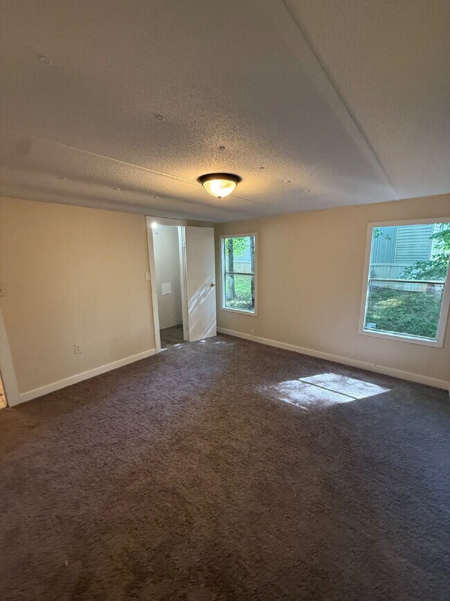 Foto del edificio - 3 Bedroom 2 Bath Singlewide in Tanglewood Park Madison Heights (Amherst County).