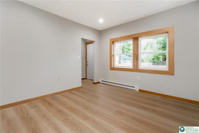 Building Photo - 226 Fern St