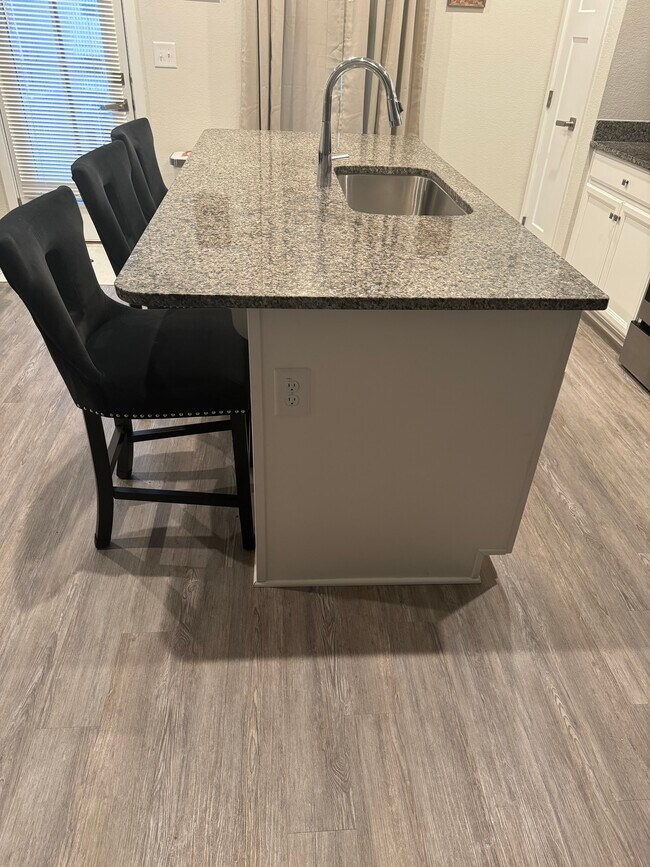 Foto del edificio - 140 Spring Grove Way