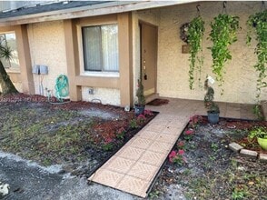 Building Photo - 200 Wimbledon Lakes Dr