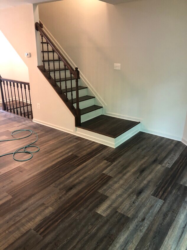 Basement/ family room - 9619 Lambeth Ct