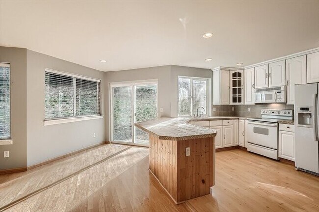 Foto del edificio - 18911 101st St Ct E, Bonney Lake, WA, 98391