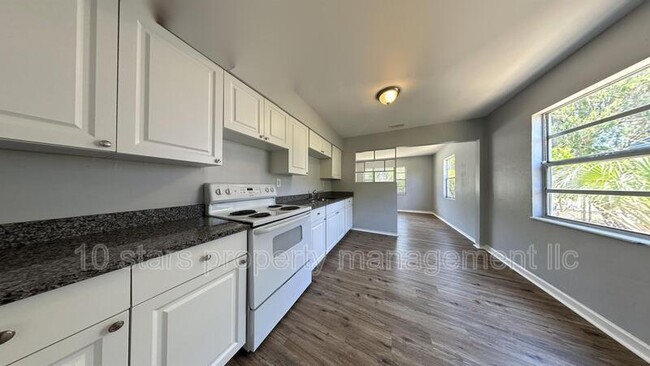 Foto del edificio - 4445 10th Ave S