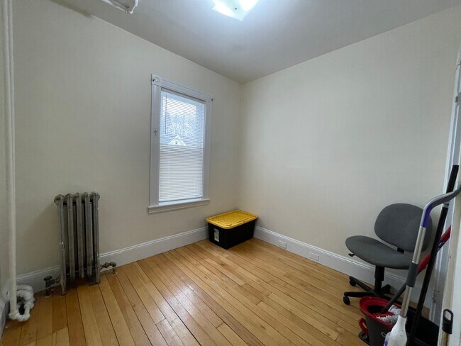 Foto del edificio - 63 Fairbanks St