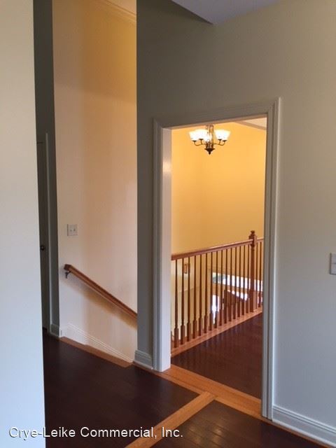 Foto del edificio - 5 br, 3 bath House - 105 Zuric Ct.