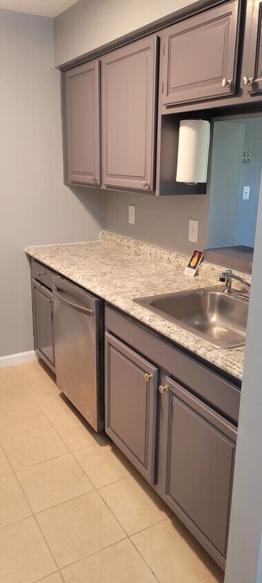 Foto principal - 1811 Ravens Crest Dr