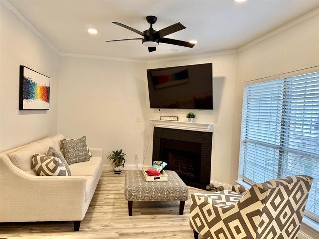 Foto del edificio - 7151 Gaston Ave