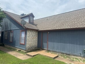 Building Photo - 12812 Tomanet Trail