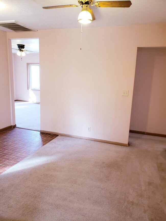 1433 E Frontenac St, Park City, KS 67219 House for Rent in Park City