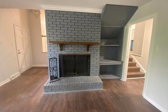 Building Photo - 8033 Navios Dr SE