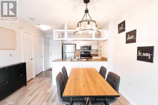 Building Photo - 81 Navy Wharf Ct