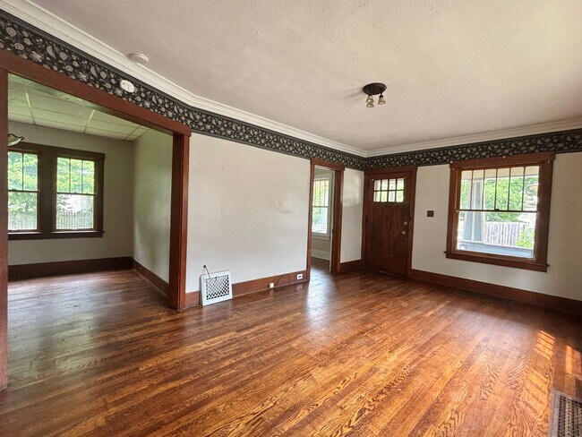 Foto del edificio - 819 Hoffman Ct