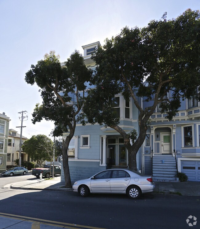 Building Photo - 551-555 Duboce Ave
