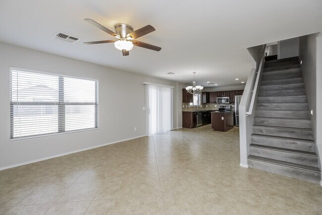 Foto del edificio - 30846 N Bramwell Ave