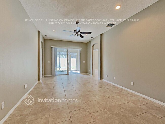 Foto del edificio - 814 Straw Lake Dr