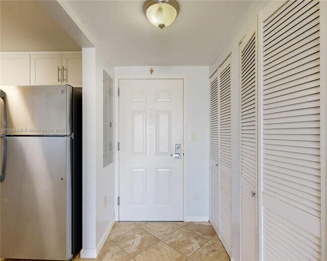 Foto del edificio - 900 SW 8th St