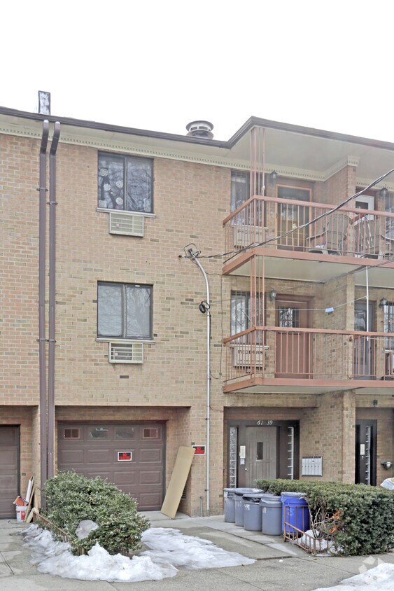 Primary Photo - 61-39 168th St