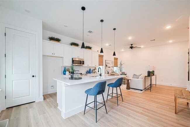 Foto del edificio - 9433 Pembrook St
