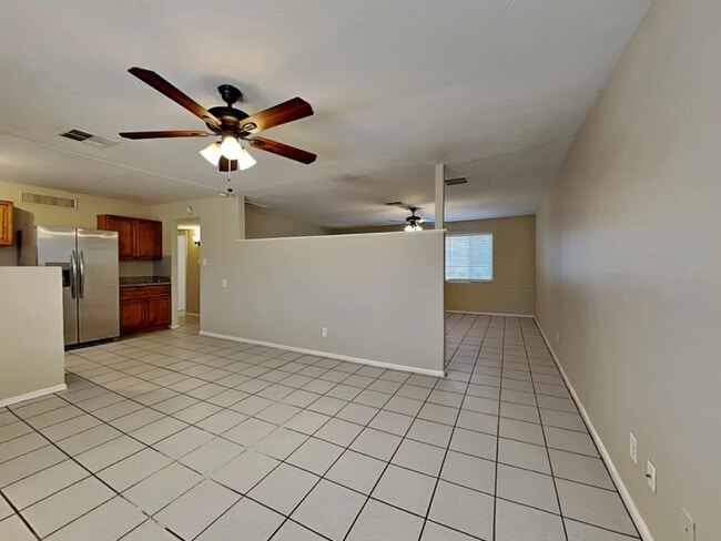 Foto del edificio - 3011 N 51st Ave