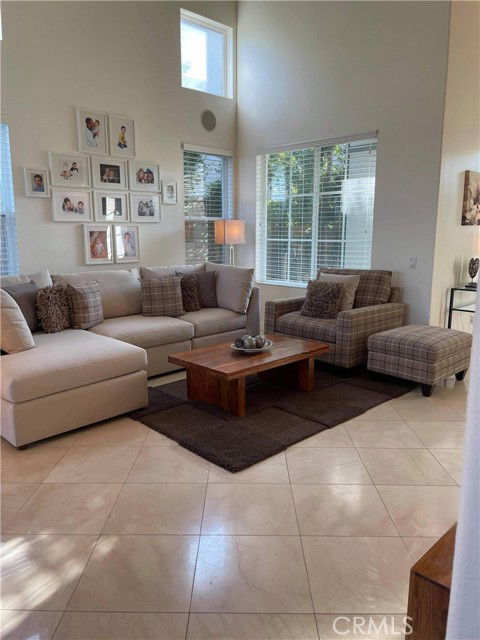 Building Photo - 31 Ledgewood Dr