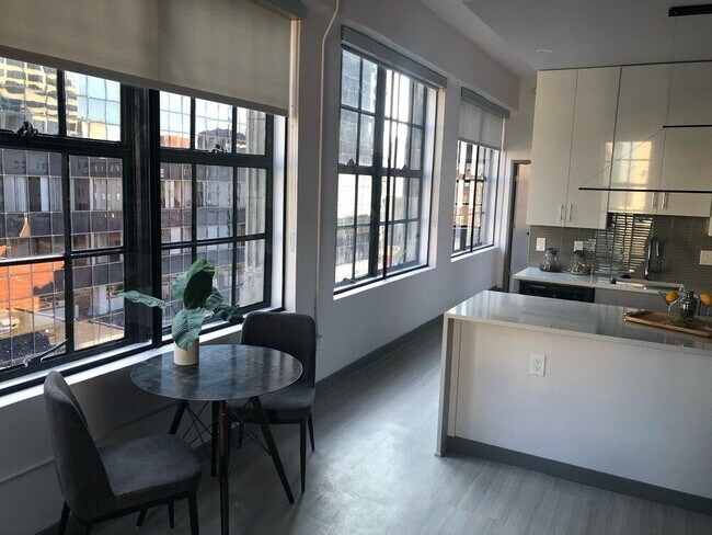 Building Photo - 126 East 6th Street - 901