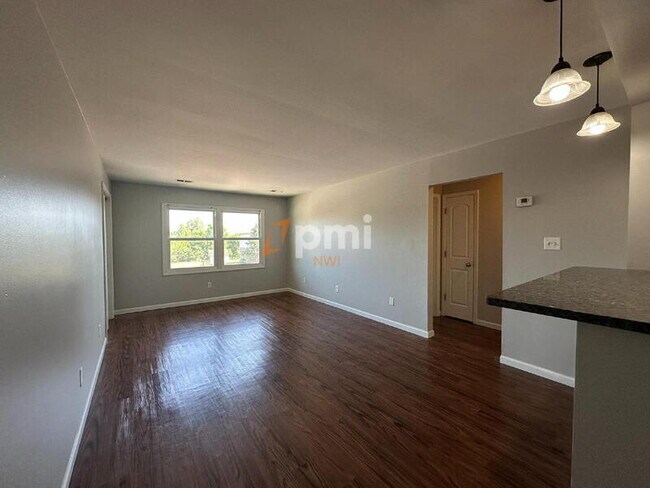 Foto del edificio - 5831 Creekview Ct W