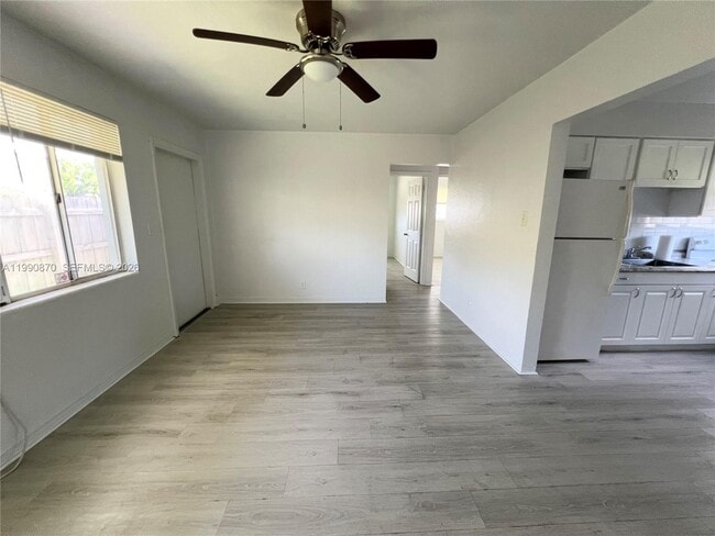 Foto del edificio - 404 SW 5th Ave