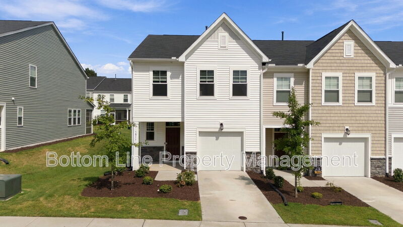 Photo - 5811 Woodlawn Dr