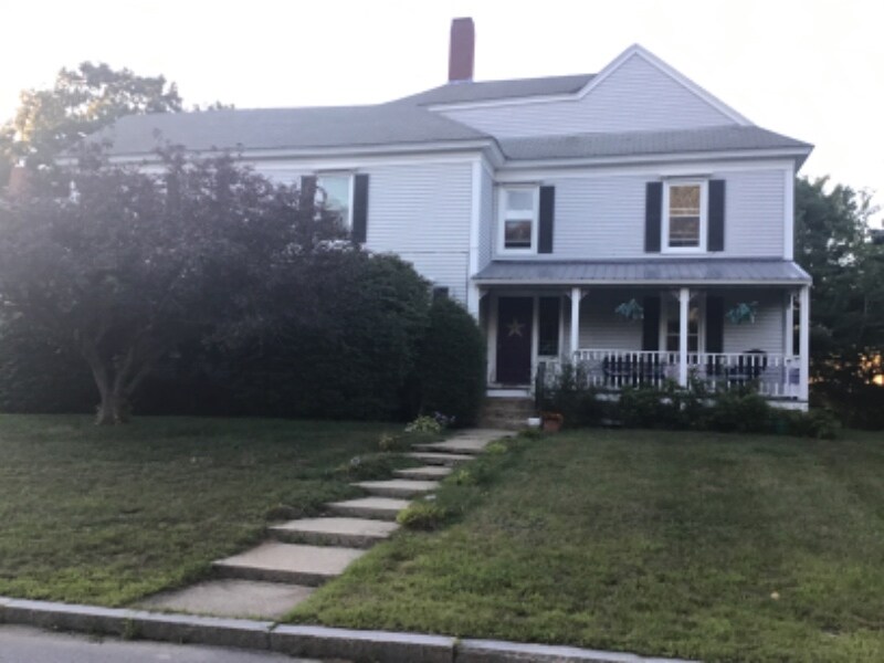 24 Spring St, Brunswick, ME 04011 Room for Rent in Brunswick, ME