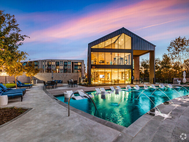 Building Photo - LENOX LAKE HIGHLANDS