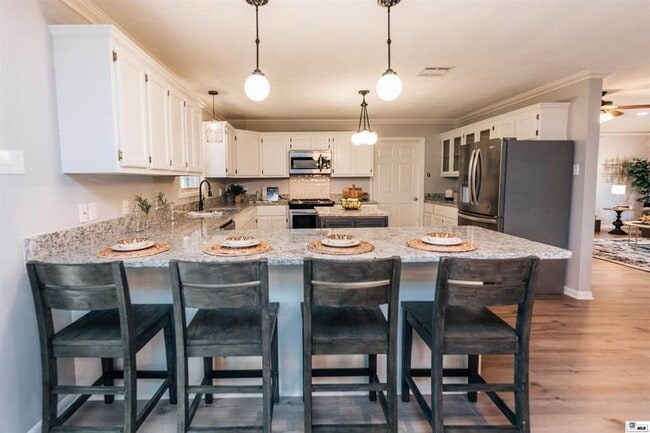 Building Photo - 309 Darbonne Dr