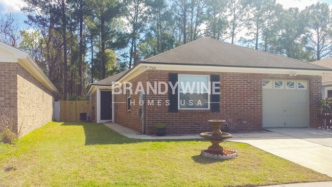 Building Photo - 745 Century Point Dr E