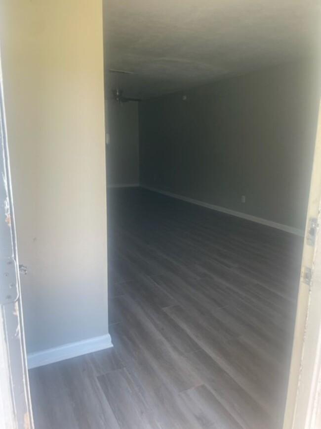 Building Photo - 2400 Brookridge