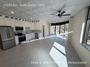 Building Photo - 15950 Bay Vista Dr
