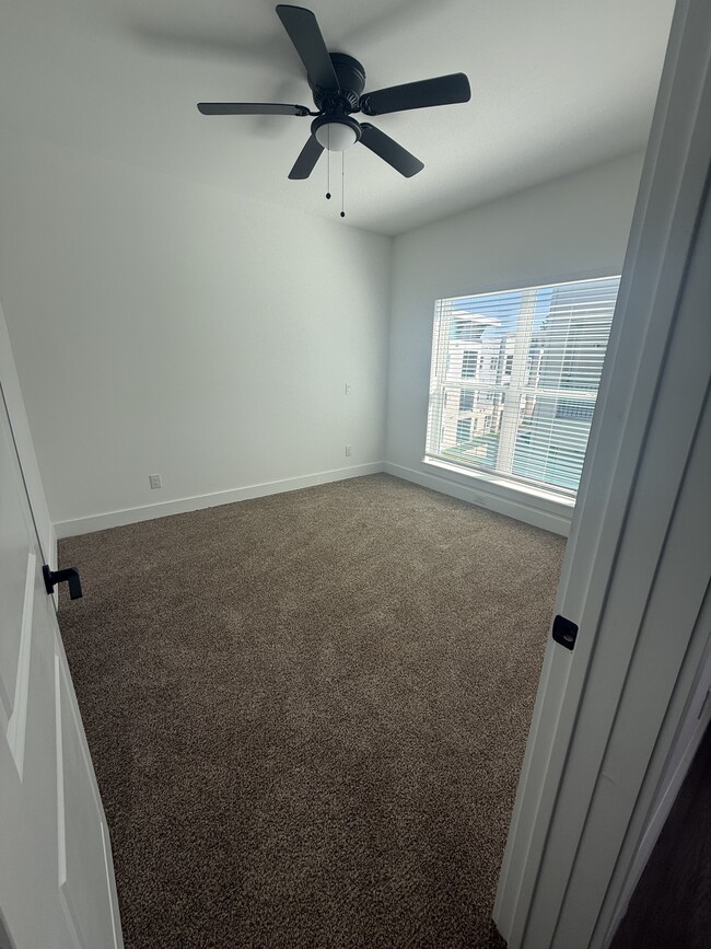 Building Photo - Pin Oak Apartments