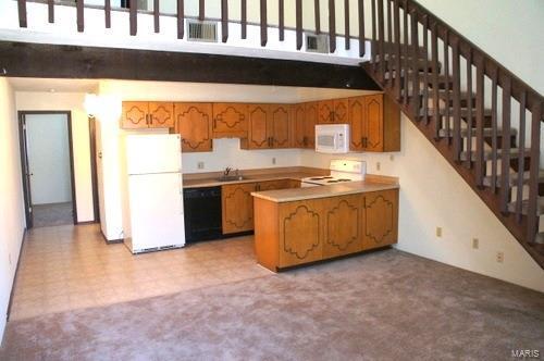 Building Photo - 810 White Oak Dr