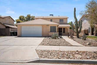 Building Photo - 2571 W Orange Ave