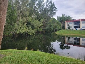 Building Photo - 356 Lake Dora Dr