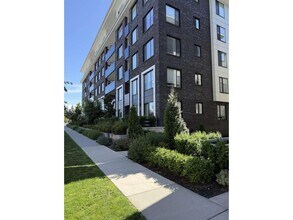 Building Photo - 15848 Fraser Hwy
