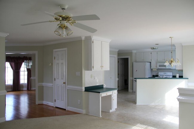 Foto del edificio - 406 Vintage Grove Ln