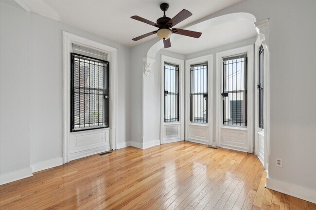 Foto del edificio - 1703 W Montgomery Ave