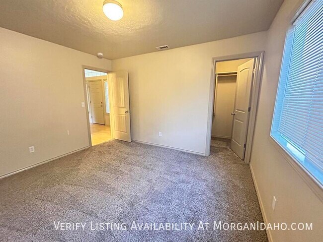 Building Photo - 11136 W Wild Iris St