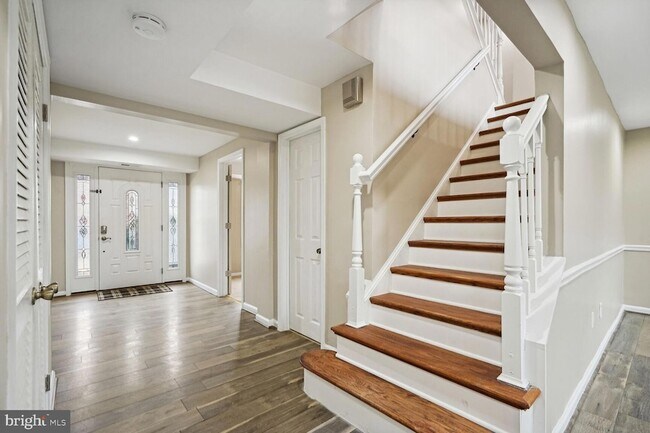 Foto del edificio - 8102 Pinelake Ct