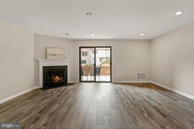 Building Photo - 3875A Steppes Ct