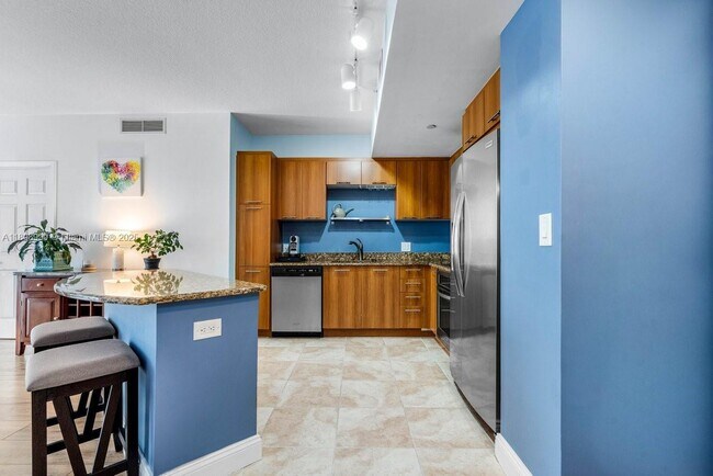 Building Photo - 510 NW 84th Ave