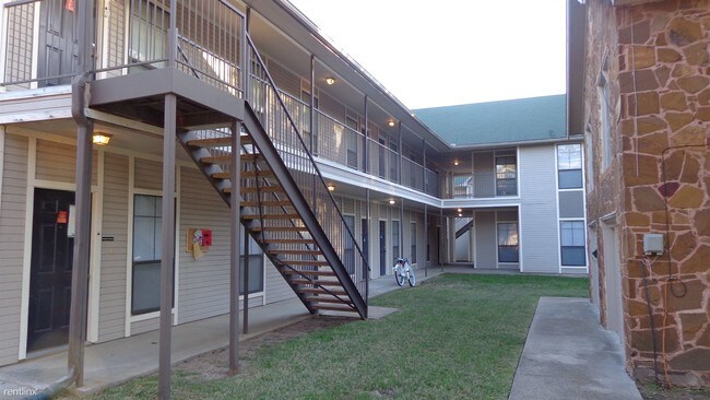Foto del edificio - 1005 N Austin St