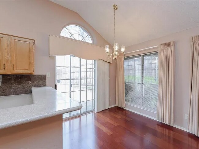 Foto del edificio - 911 Plantation Dr