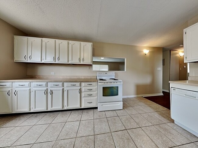 Building Photo - 3 bed 1 bath ranch!