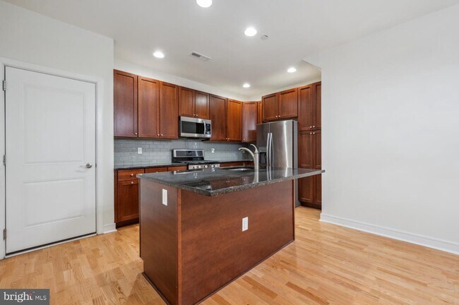 Building Photo - 205 Brinley Ct
