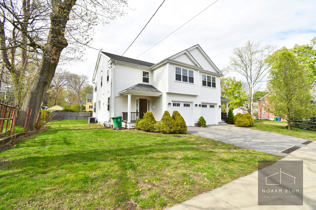 7 Omar Ter, Newton, MA 02460 Townhome Rentals in Newton MA